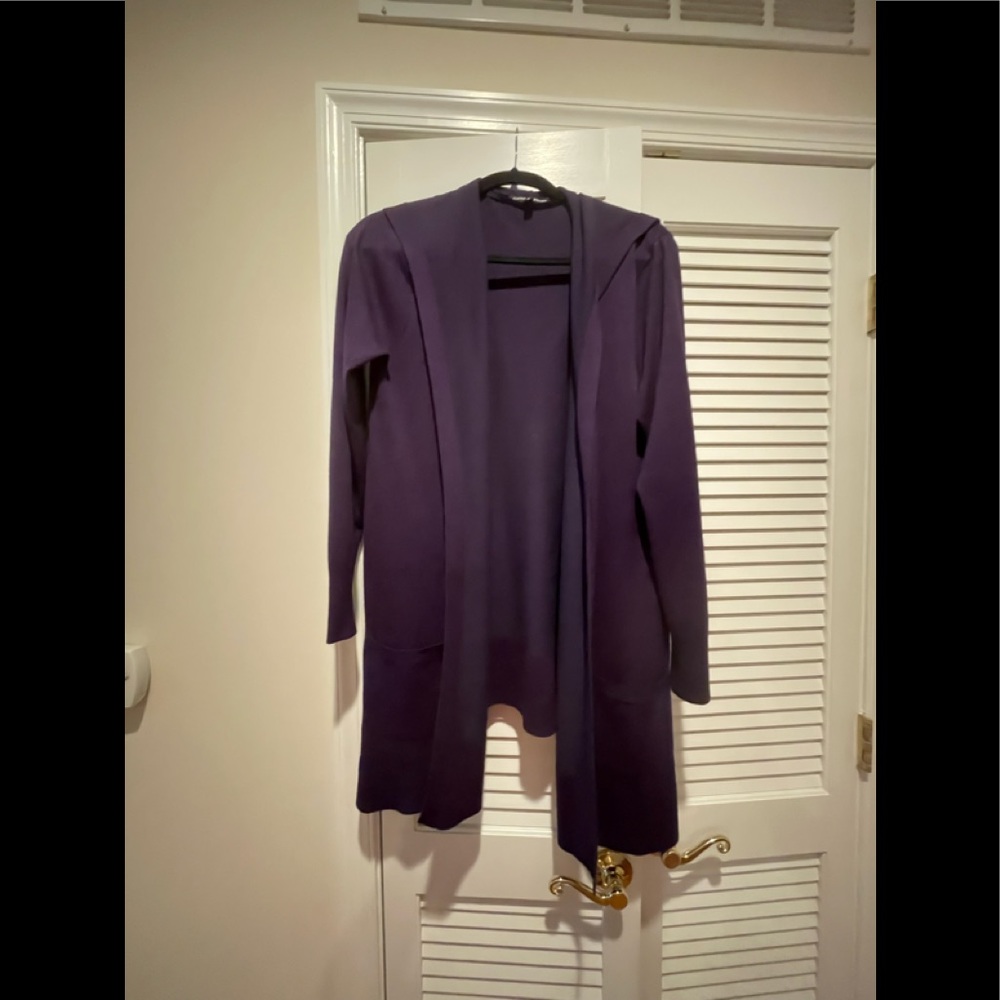 Cable & Gauge size large navy light weight sweater 32” long